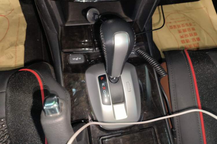 Used Honda Crosstour 2014 3.0L AWD Prestige Edition Gear Lever