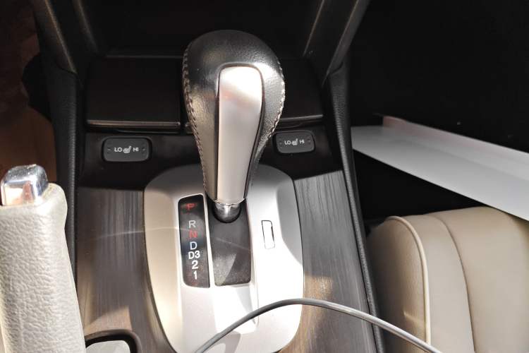 Used Honda Crosstour 2014 2.4L Luxury Edition Gear Lever