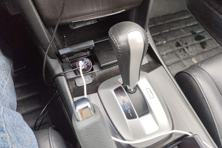 Used Honda Crosstour 2014 2.4L Luxury Edition Gear Lever