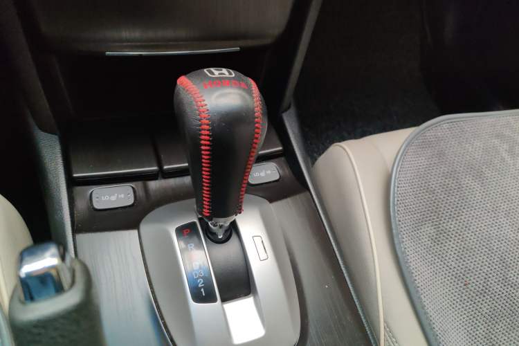 Used Honda Crosstour 2014 2.4L Luxury Edition Gear Lever