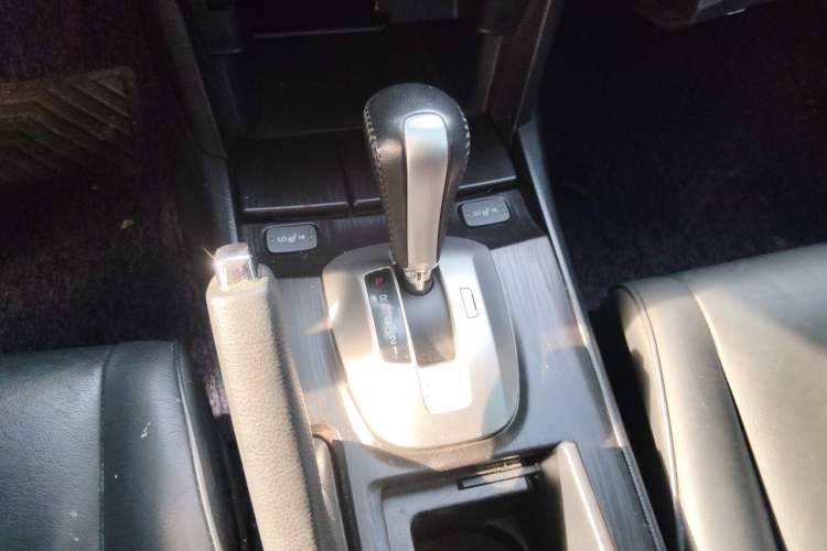 Used Honda Crosstour 2014 2.4L Luxury Edition Gear Lever