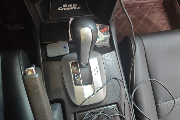 Used Honda Crosstour 2014 2.4L Luxury Edition Gear Lever