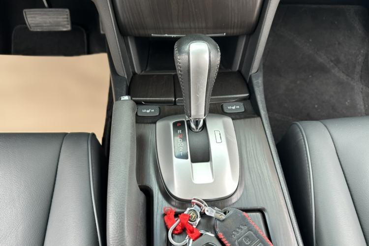 Used Honda Crosstour 2014 2.4L Luxury Edition Gear Lever