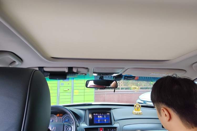 Used Honda Crosstour 2014 2.4L Luxury Edition Headliner