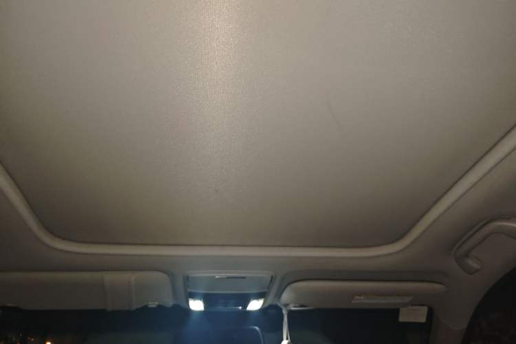 Used Honda Crosstour 2014 2.4L Luxury Navigation Edition Headliner
