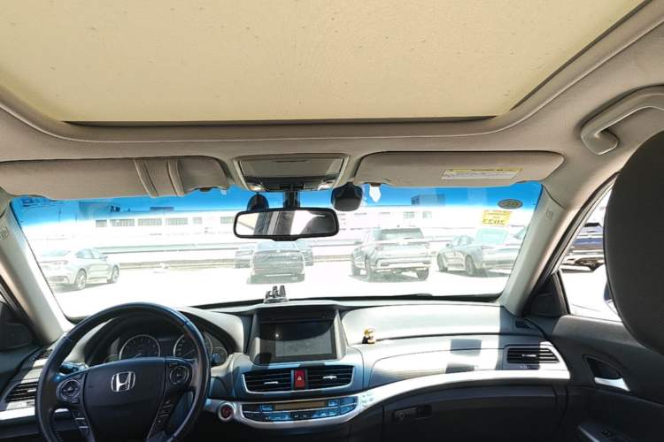 Used Honda Crosstour 2014 2.4L Luxury Edition Headliner