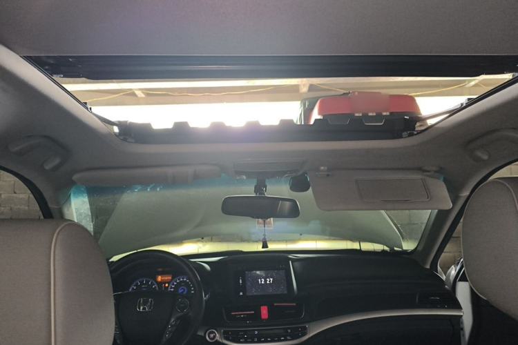 Used Honda Crosstour 2014 2.4L Luxury Edition Headliner