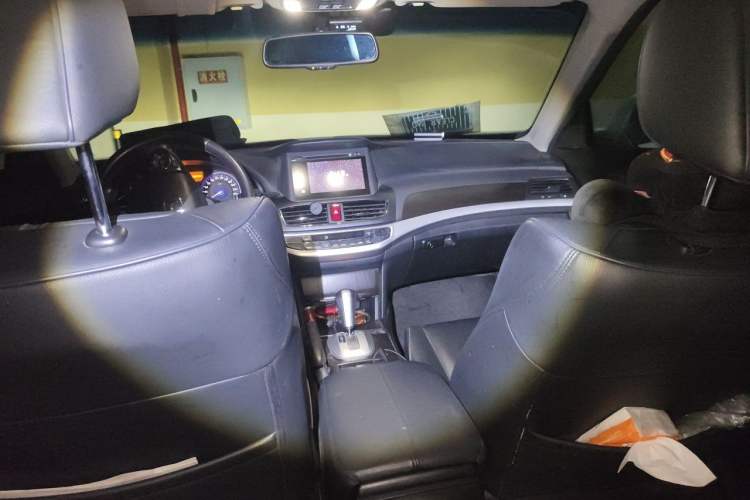 Used Honda Crosstour 2014 2.4L Luxury Edition Headliner