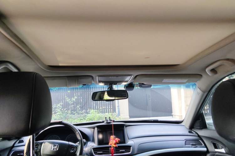Used Honda Crosstour 2014 2.4L Luxury Edition Headliner