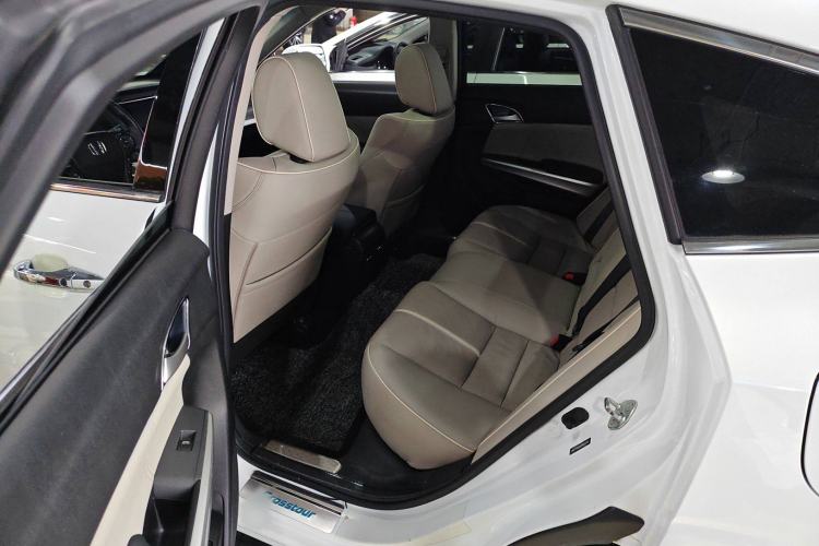 Used Honda Crosstour 2014 2.4L Luxury Edition Interior 1