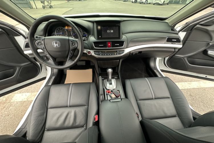 Used Honda Crosstour 2014 2.4L Luxury Edition Interior 1