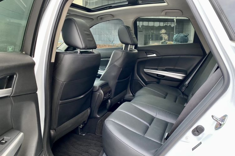Used Honda Crosstour 2014 2.4L Luxury Edition Interior 2