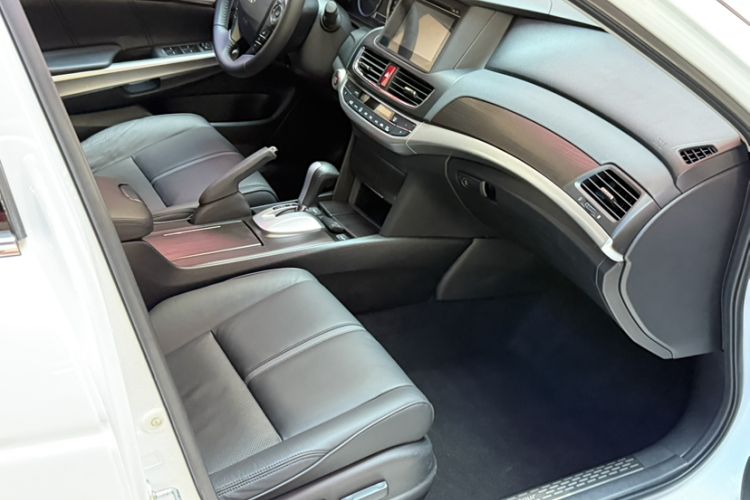 Used Honda Crosstour 2014 2.4L Luxury Edition Interior 2