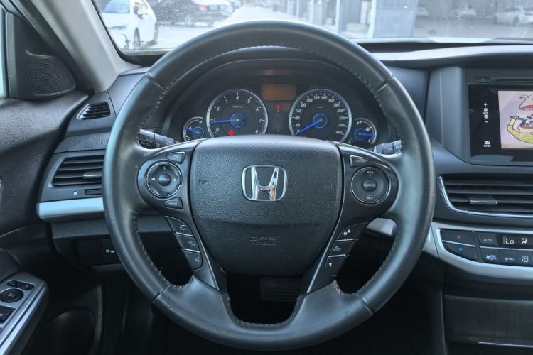 Used Honda Crosstour 2014 2.4L Luxury Edition Interior 2