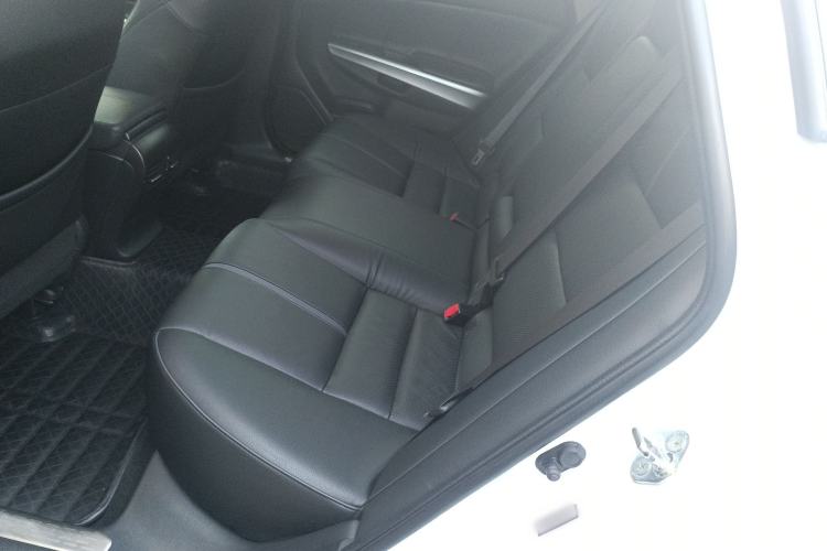 Used Honda Crosstour 2014 2.4L Luxury Navigation Edition Interior 4