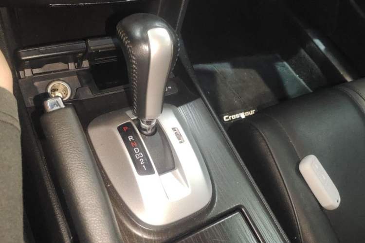 Used Honda Crosstour 2014 2.4L Luxury Edition Interior 4