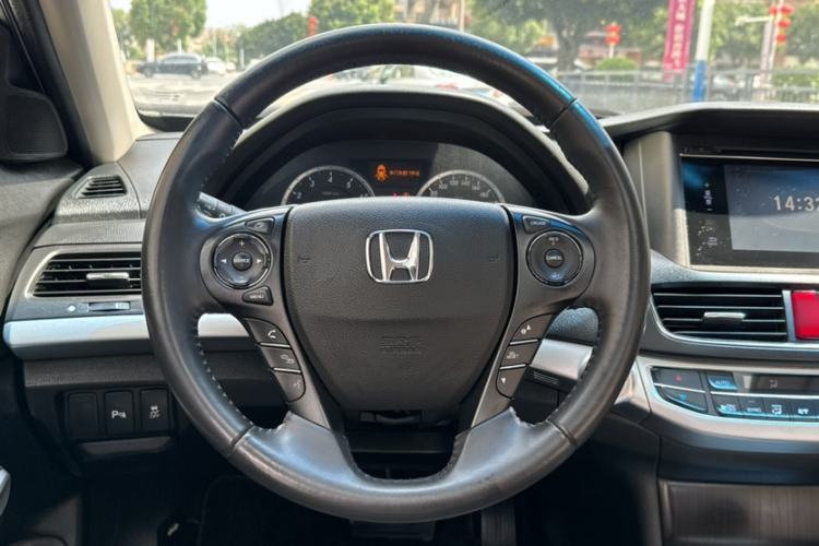 Used Honda Crosstour 2014 2.4L Luxury Edition Interior 5