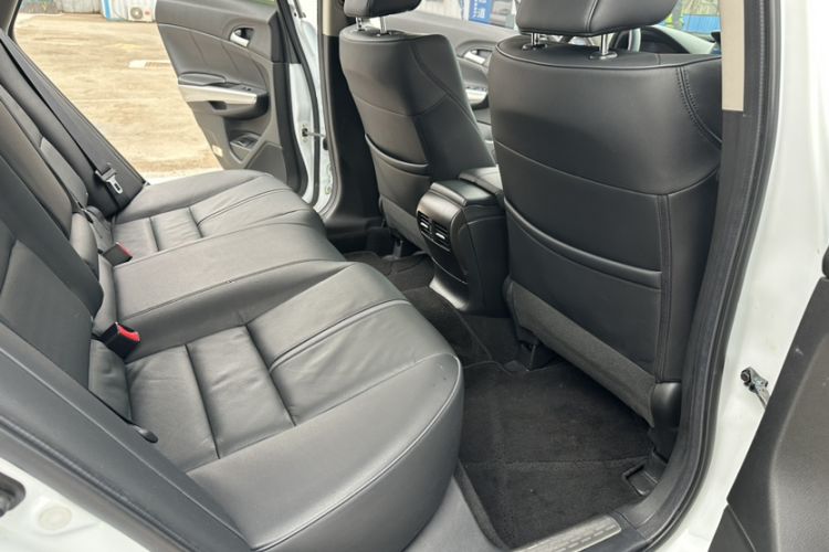 Used Honda Crosstour 2014 2.4L Luxury Edition Interior 5