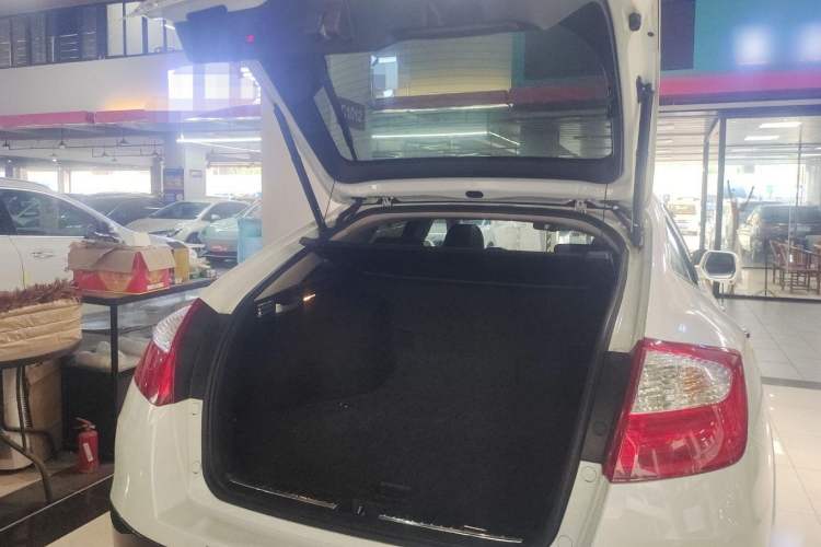 Used Honda Crosstour 2014 2.4L Luxury Edition Interior 7
