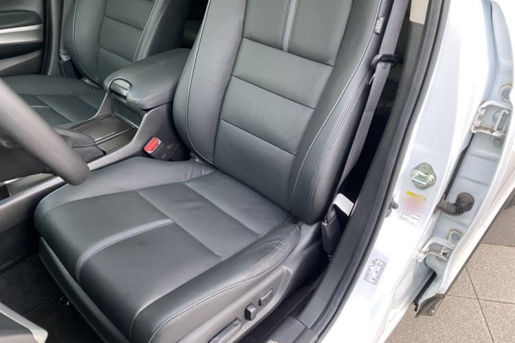 Used Honda Crosstour 2014 2.4L Luxury Edition Left Front Seat