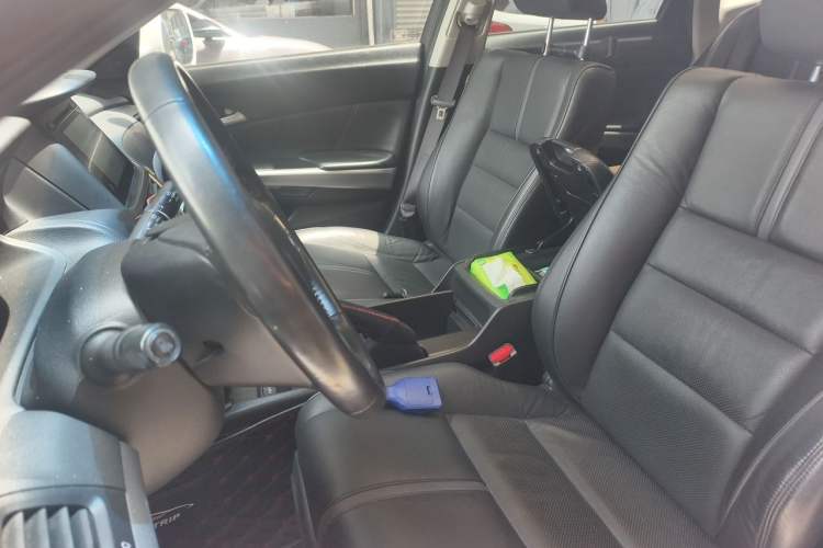 Used Honda Crosstour 2014 2.4L Luxury Edition Left Front Seat