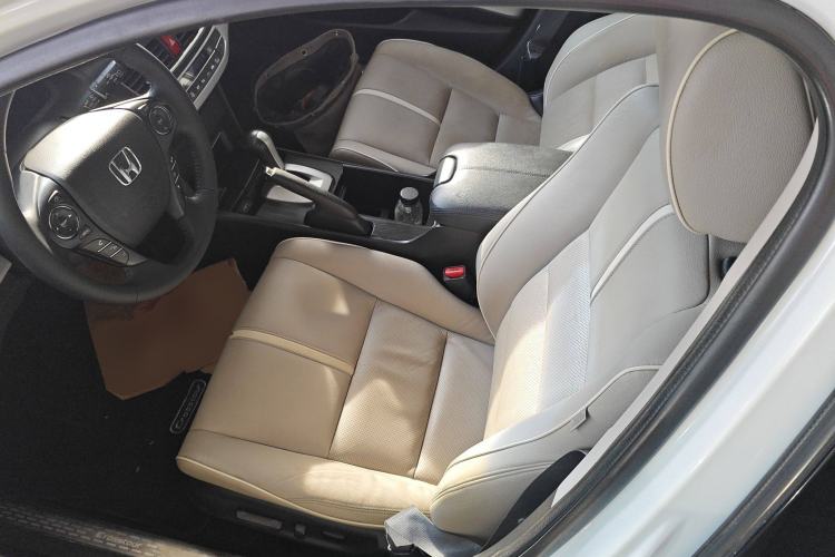 Used Honda Crosstour 2014 2.4L Luxury Edition Left Front Seat