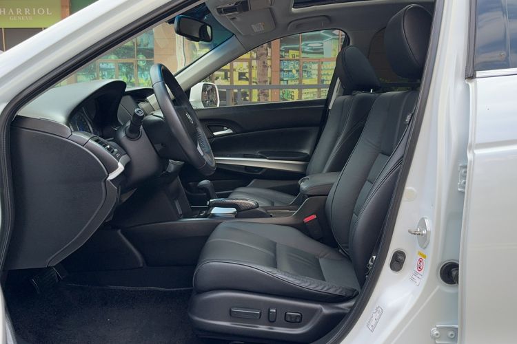 Used Honda Crosstour 2014 2.4L Luxury Edition Left Front Seat