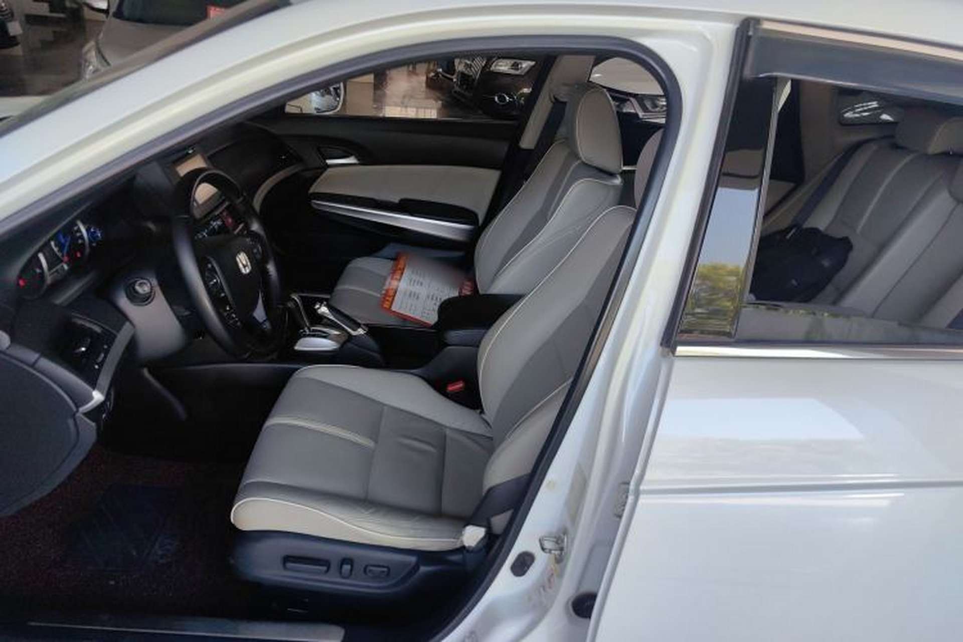 Used Honda Crosstour 2014 2.4L Luxury Edition Left Front Seat