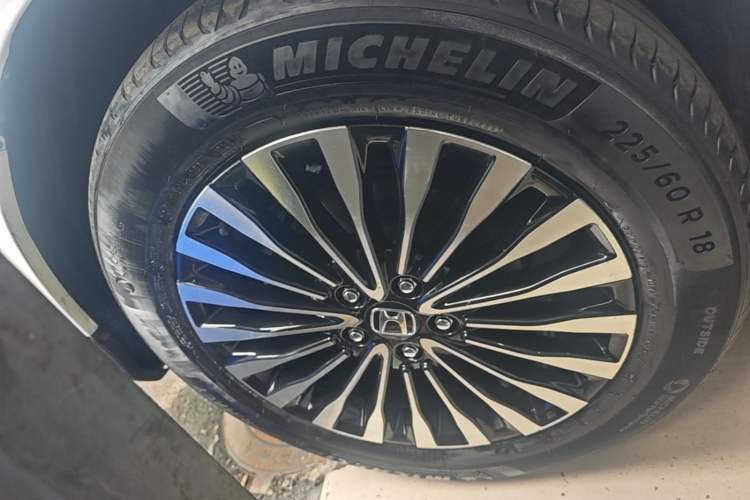 Used Honda Crosstour 2014 2.4L Luxury Edition Left Front Wheel Hub