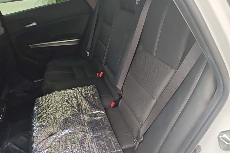 Used Honda Crosstour 2014 2.4L Luxury Edition Left Rear Seat