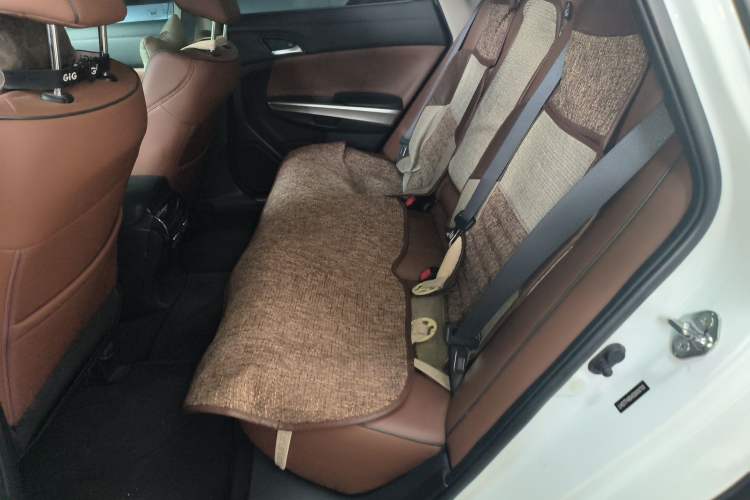 Used Honda Crosstour 2014 3.0L AWD Prestige Edition Left Rear Seat