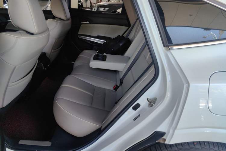 Used Honda Crosstour 2014 2.4L Luxury Edition Left Rear Seat