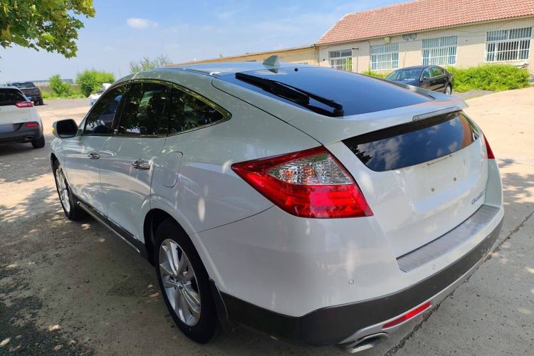 Used Honda Crosstour 2014 2.4L Luxury Edition Left Side