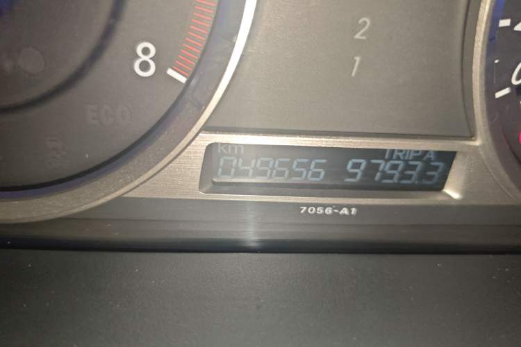 Used Honda Crosstour 2014 2.4L Luxury Navigation Edition Odometer Close Up