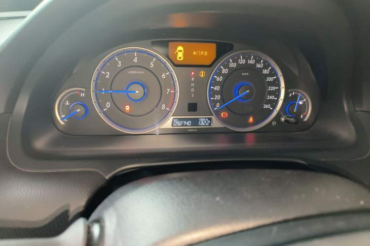 Used Honda Crosstour 2014 3.0L AWD Prestige Edition Odometer Close Up