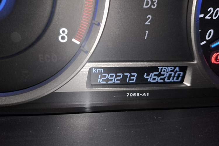 Used Honda Crosstour 2014 2.4L Luxury Edition Odometer Close Up