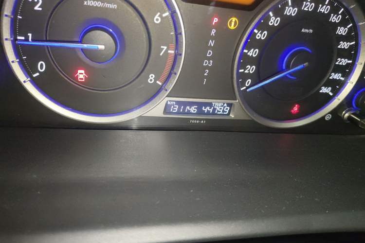Used Honda Crosstour 2014 2.4L Luxury Edition Odometer Close Up