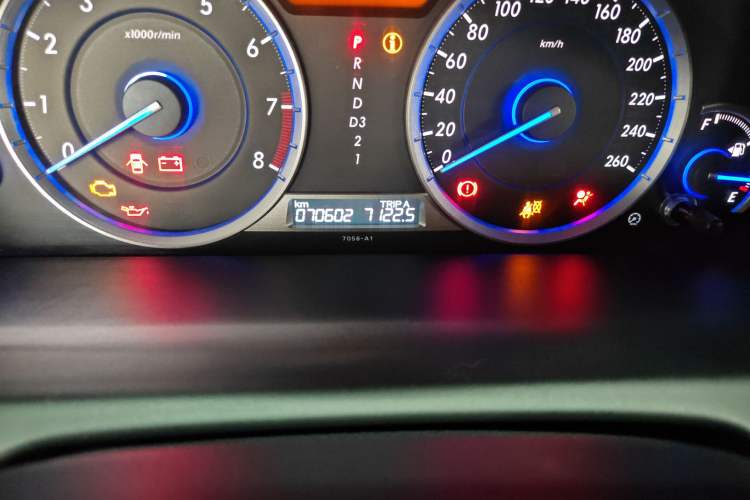 Used Honda Crosstour 2014 2.4L Luxury Edition Odometer Close Up