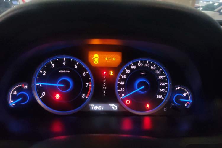 Used Honda Crosstour 2014 2.4L Luxury Edition Odometer Close Up