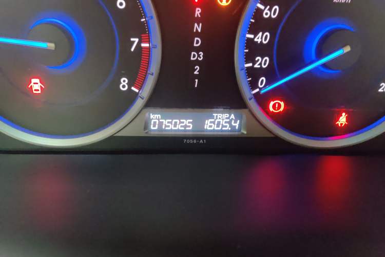 Used Honda Crosstour 2014 2.4L Luxury Edition Odometer Close Up
