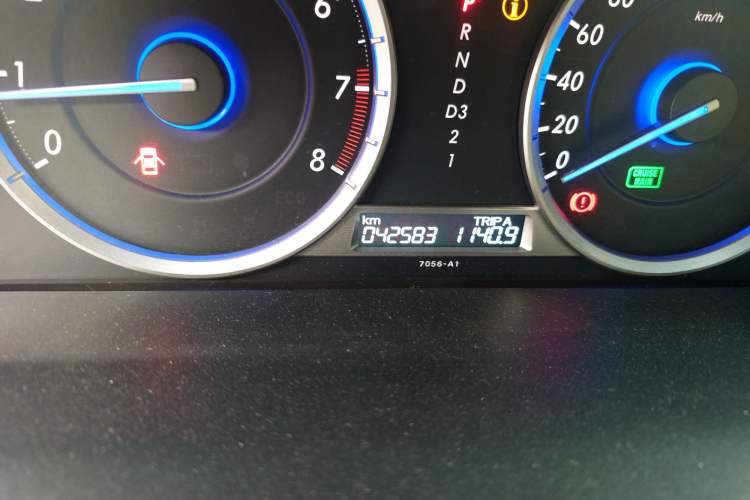 Used Honda Crosstour 2014 2.4L Luxury Edition Odometer Close Up