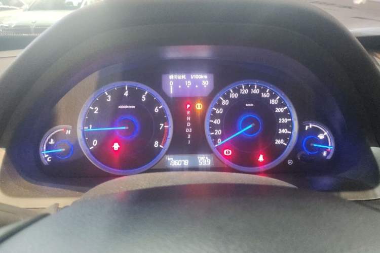 Used Honda Crosstour 2014 2.4L Luxury Edition Odometer Close Up