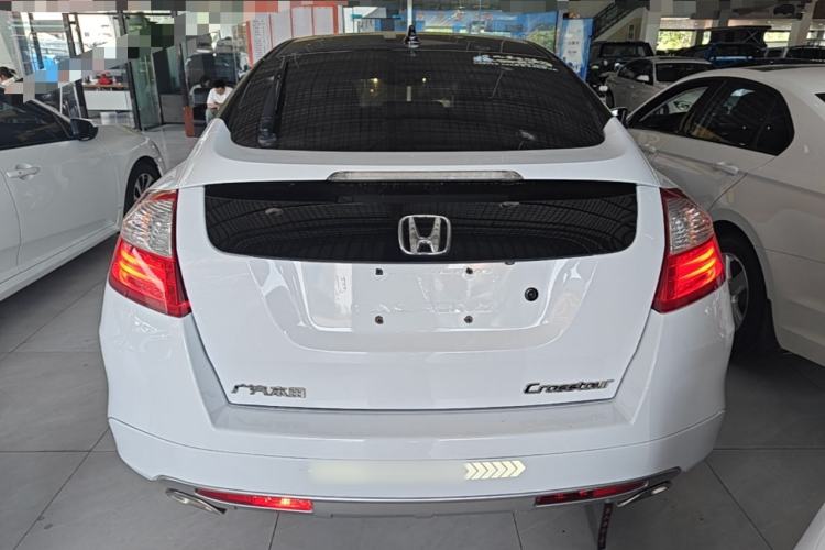 Used Honda Crosstour 2014 2.4L Luxury Edition Rear