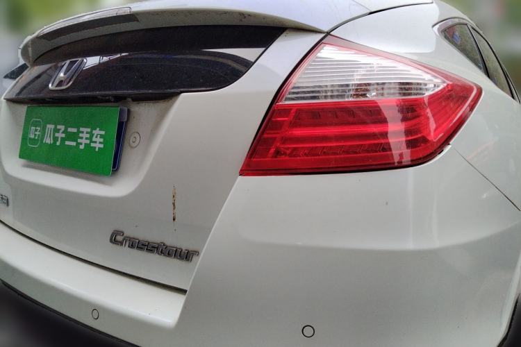 Used Honda Crosstour 2014 2.4L Luxury Edition Rear