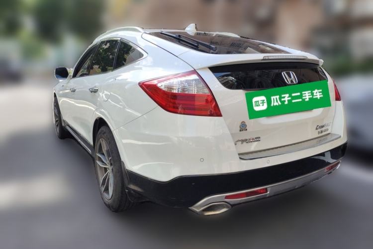 Used Honda Crosstour 2014 2.4L Luxury Edition Rear Left 45 Deg