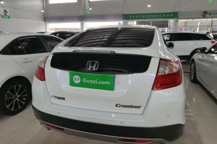 Used Honda Crosstour 2014 2.4L Luxury Edition Rear