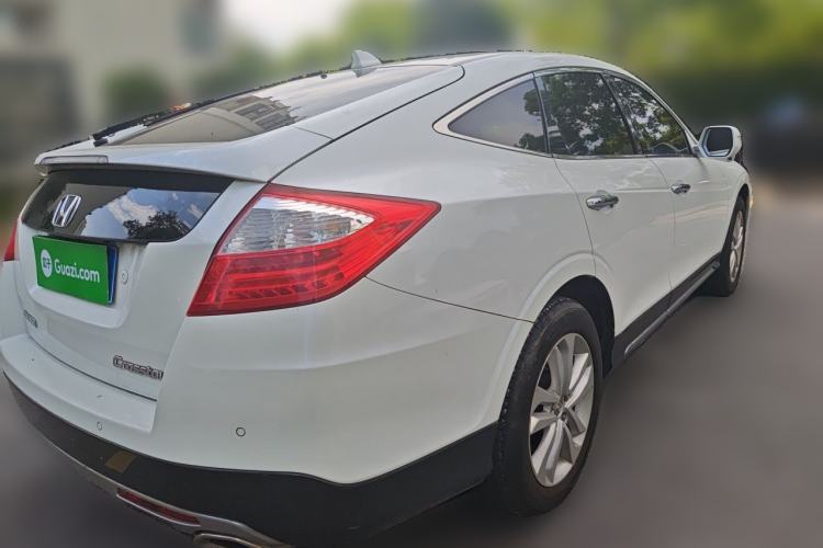 Used Honda Crosstour 2014 2.4L Luxury Edition Rear Right 45 Deg