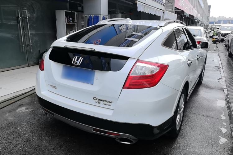 Used Honda Crosstour 2014 2.4L Luxury Edition Rear Right 45 Deg