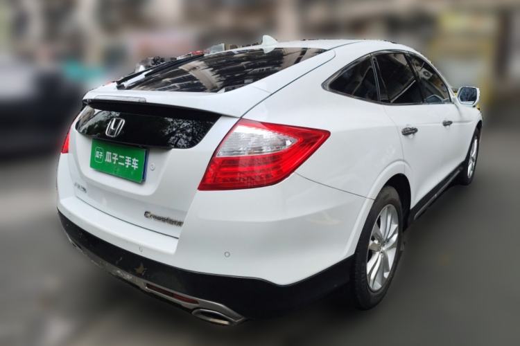 Used Honda Crosstour 2014 2.4L Luxury Edition Rear Right 45 Deg