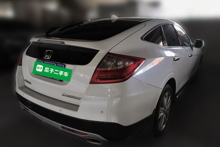 Used Honda Crosstour 2014 2.4L Luxury Edition Rear Right 45 Deg